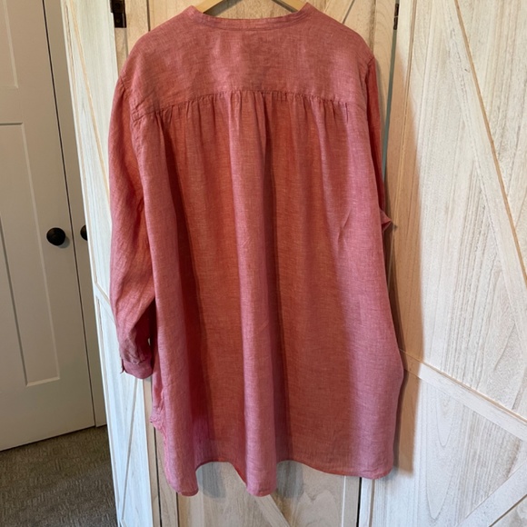 Soft red linen shirt - Picture 2 of 5